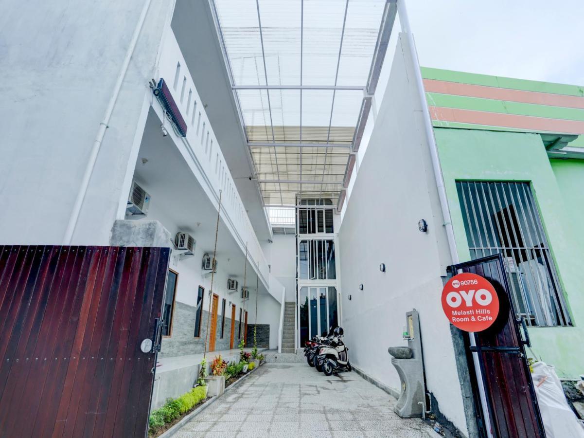 Oyo Flagship 90756 Melasti Hills Room & Cafe Унґасан Екстер'єр фото